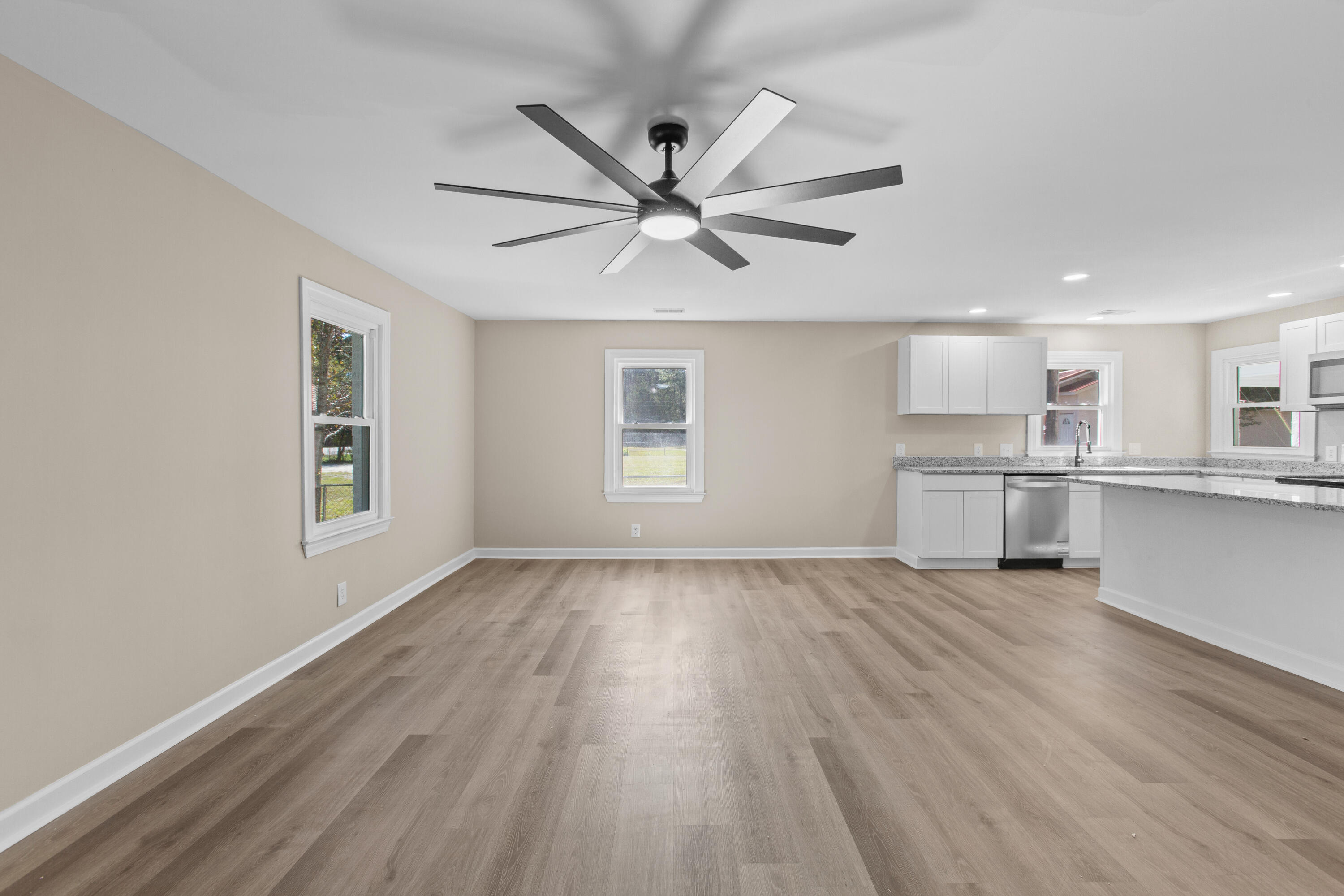 5253 Jefferies Highway Walterboro, SC 29488 - Photo 10 of 44 5253JefferiesHwy.NicoleBurbagePhoto-3