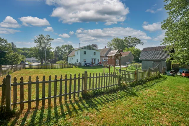 $295,000 | 40 Beechwood Street, Thomaston, ME 04861