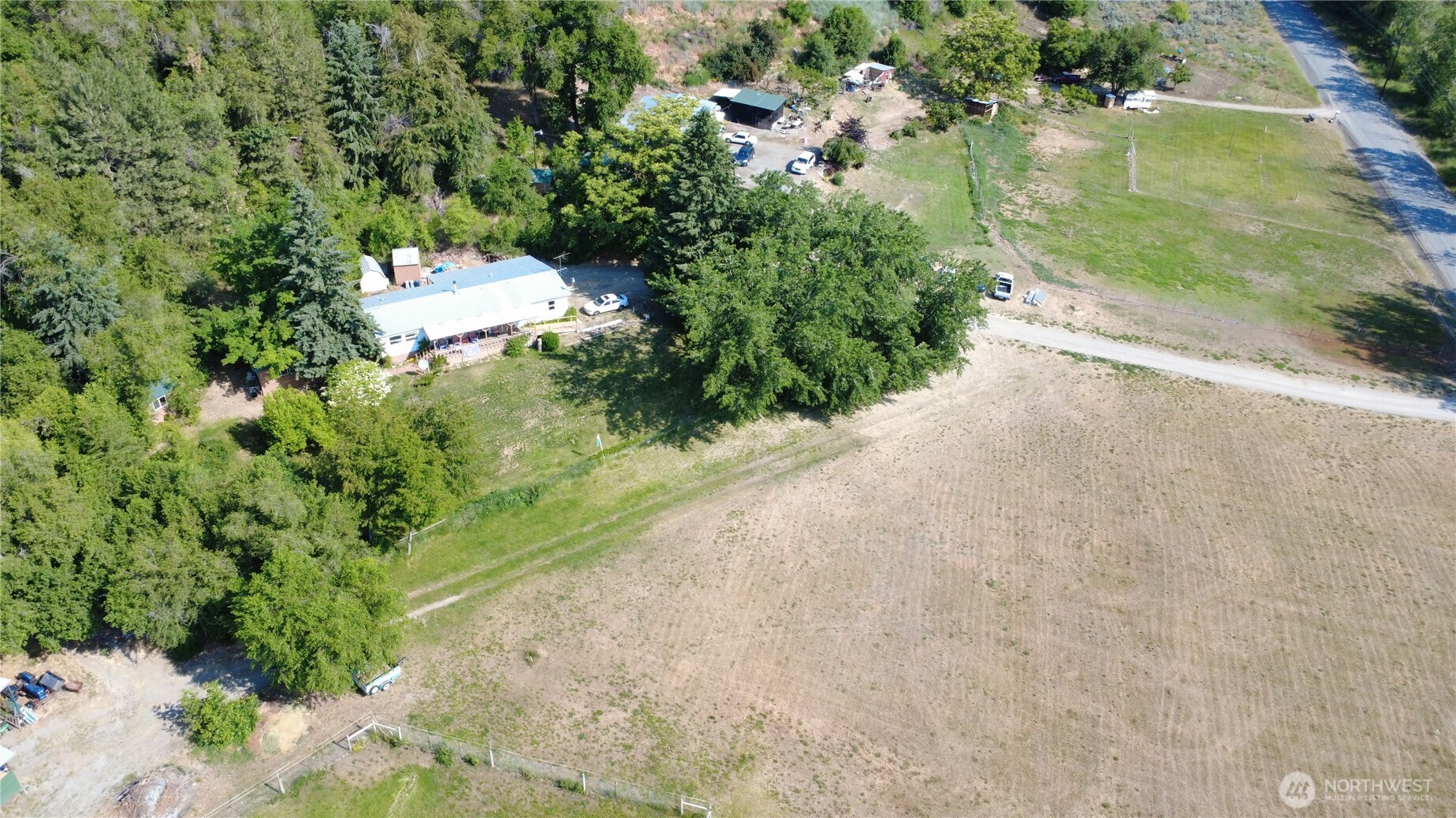 24 Hubbert Road Omak, WA 98841 - Photo 3 of 32