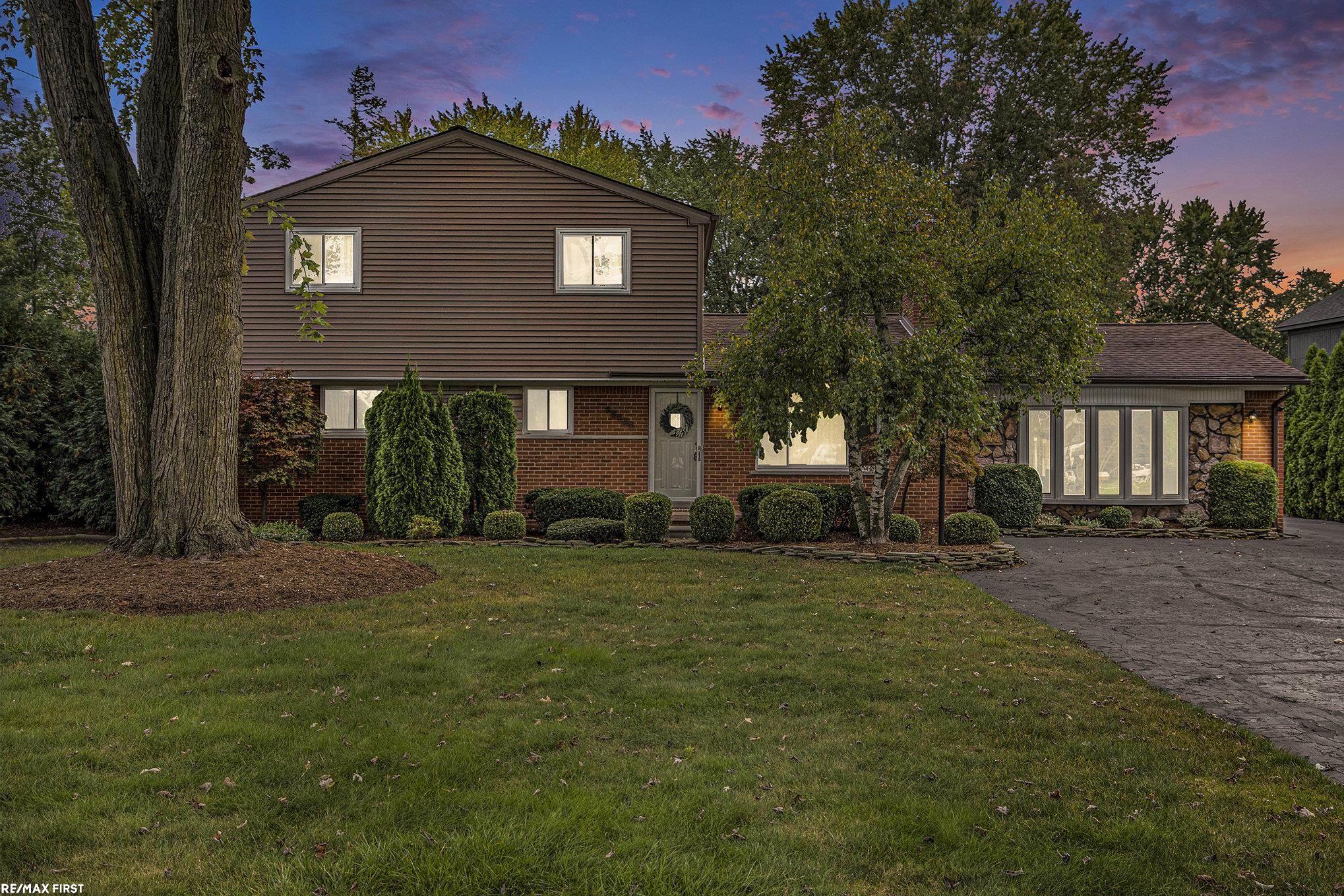 18124 Millar Road Clinton Township, MI 48036 - Photo 2 of 25 50156969-b749c5a4-8fd1-436e-8c9f-f2759579cc13.JPG