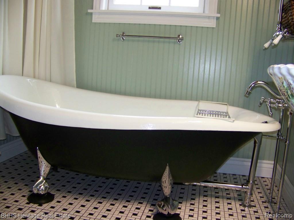 5353 Dutton Road Gregory, MI 48137 - Photo 19 of 42 Claw foot tub!
