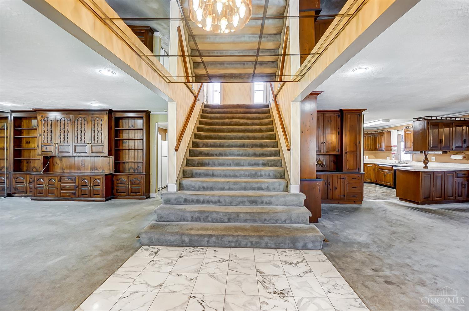 895 Pontius Road Cincinnati, OH 45233 - Photo 7 of 58