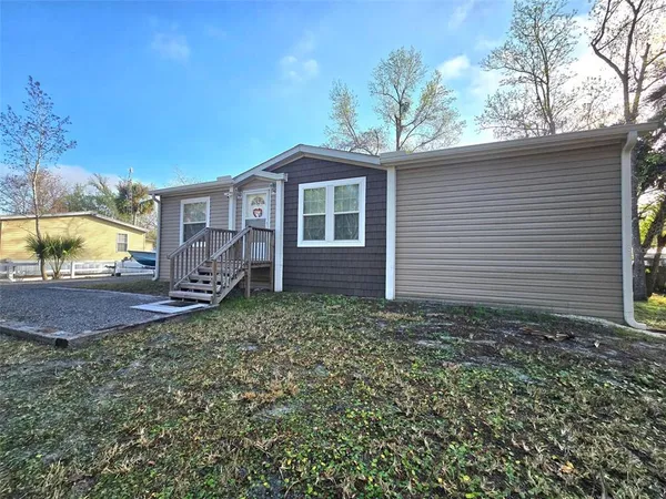 $359,900 | 56290 Cherry Tree Road, Astor, FL 32102
