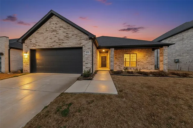 a view of backyard of house