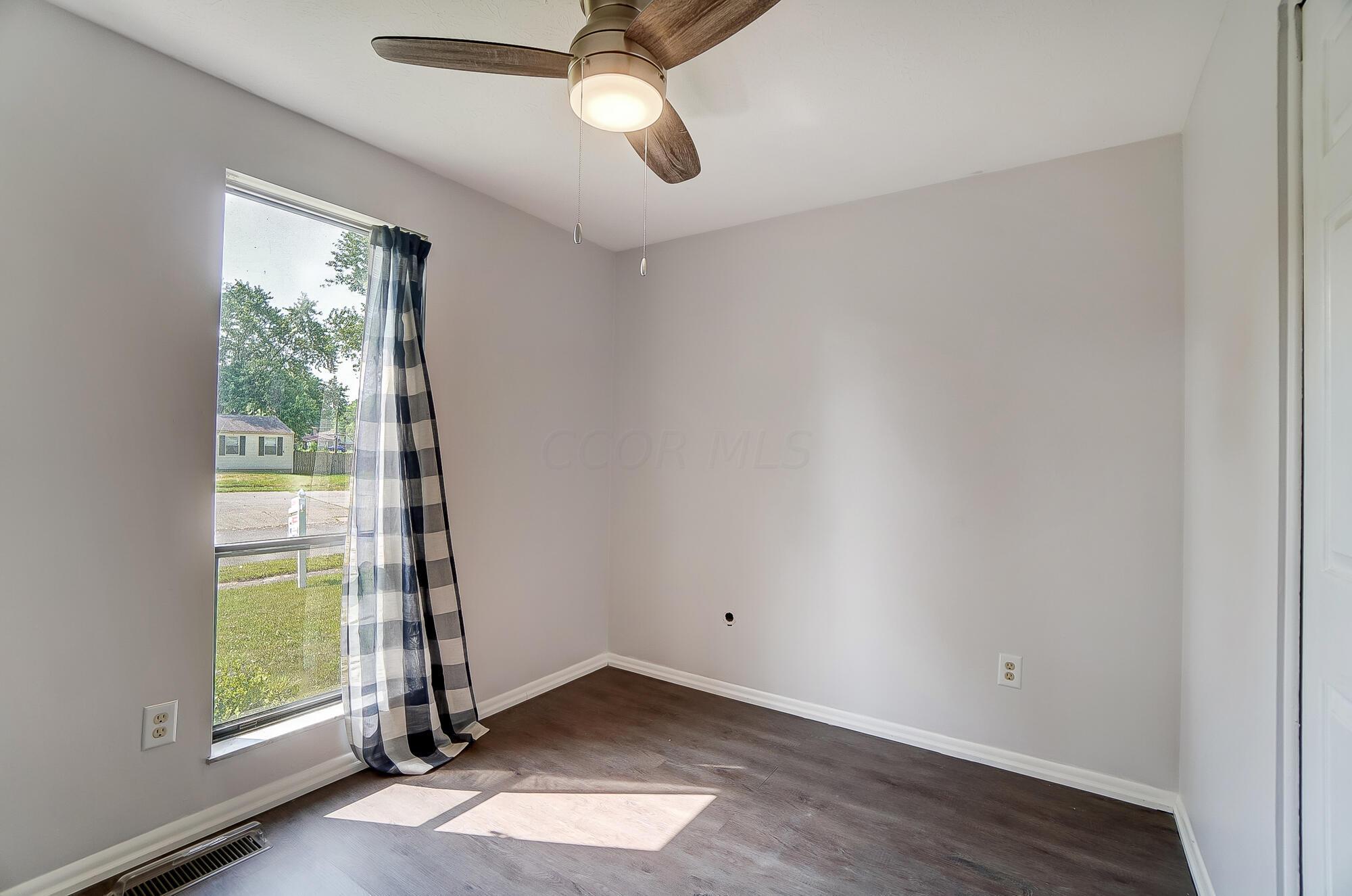 3075 Whitlow Road Columbus, OH 43232 - Photo 22 of 45 Bedroom 3
