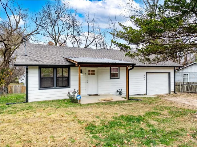$249,900 | 605 East Oak Street, Ozark, MO 65721