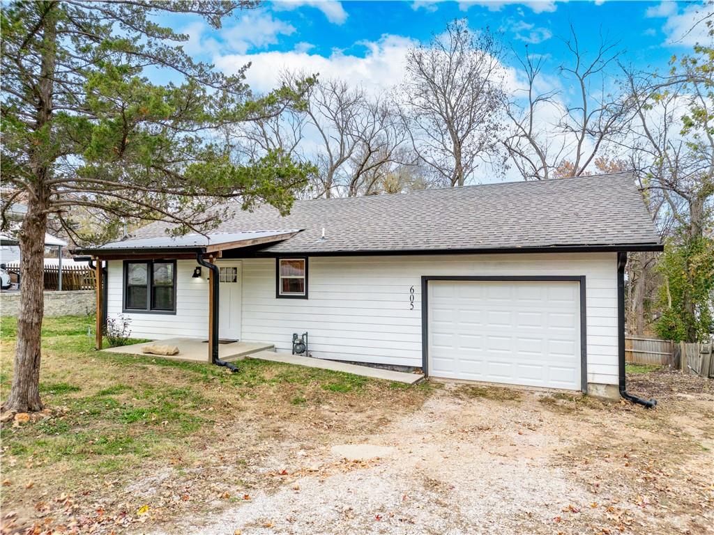 605 East Oak Street Ozark, MO 65721 - Photo 42 of 45