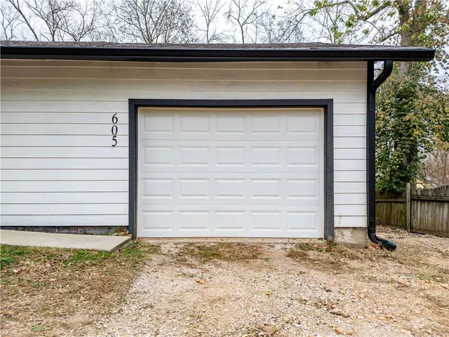 $249,900 | 605 East Oak Street, Ozark, MO 65721