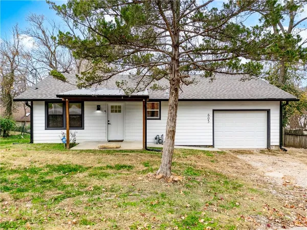 $249,900 | 605 East Oak Street, Ozark, MO 65721