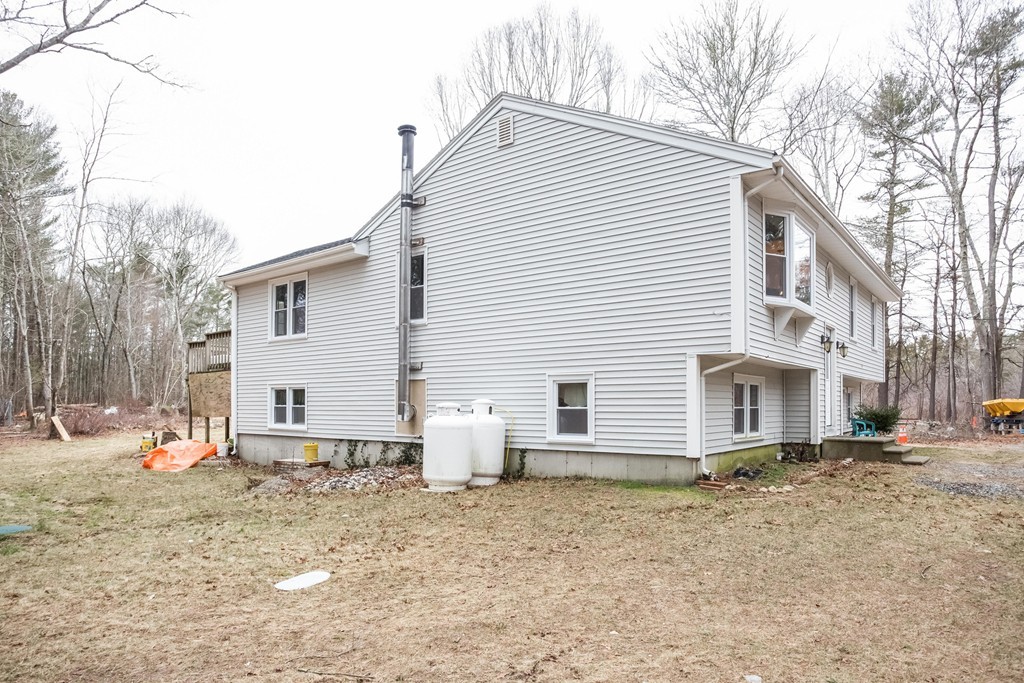 953 Walnut Plain Road Rochester, MA 02770 - Photo 6 of 28 Gallery Image 6