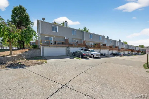 $225,000 | 201 King Drive, St. Charles, MO 63303