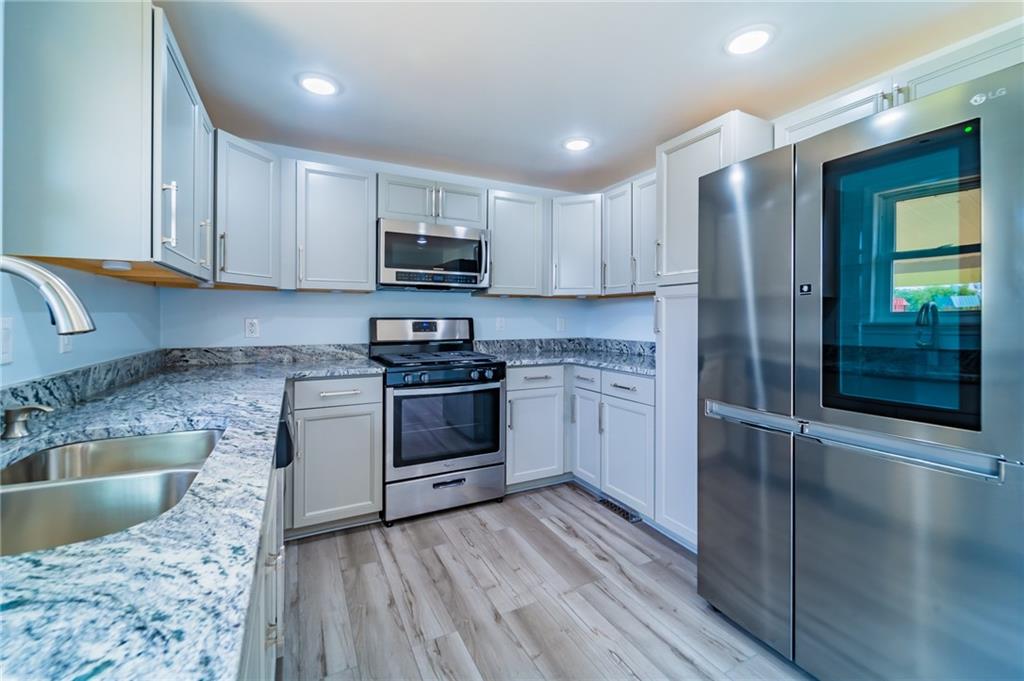 124 Big Horn Road Pittsburgh, PA 15239 - Photo 4 of 25 Gallery Image 4