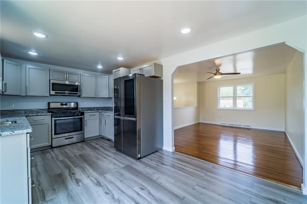 124 Big Horn Road Pittsburgh, PA 15239 - Photo 5 of 25 Gallery Image 5