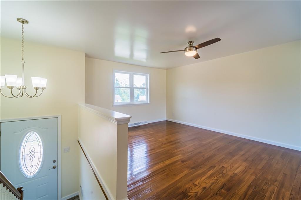 124 Big Horn Road Pittsburgh, PA 15239 - Photo 7 of 25 Gallery Image 7