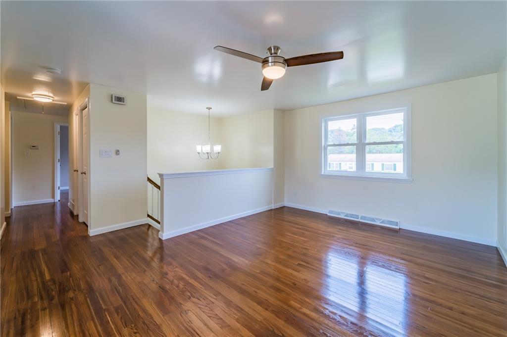 124 Big Horn Road Pittsburgh, PA 15239 - Photo 8 of 25 Gallery Image 8