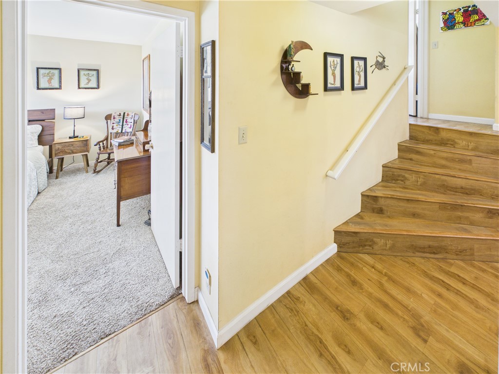 6650 Feliciana Mountain Road Midpines, CA 95345 - Photo 38 of 57 a view of a hallway with wooden floor and entryway