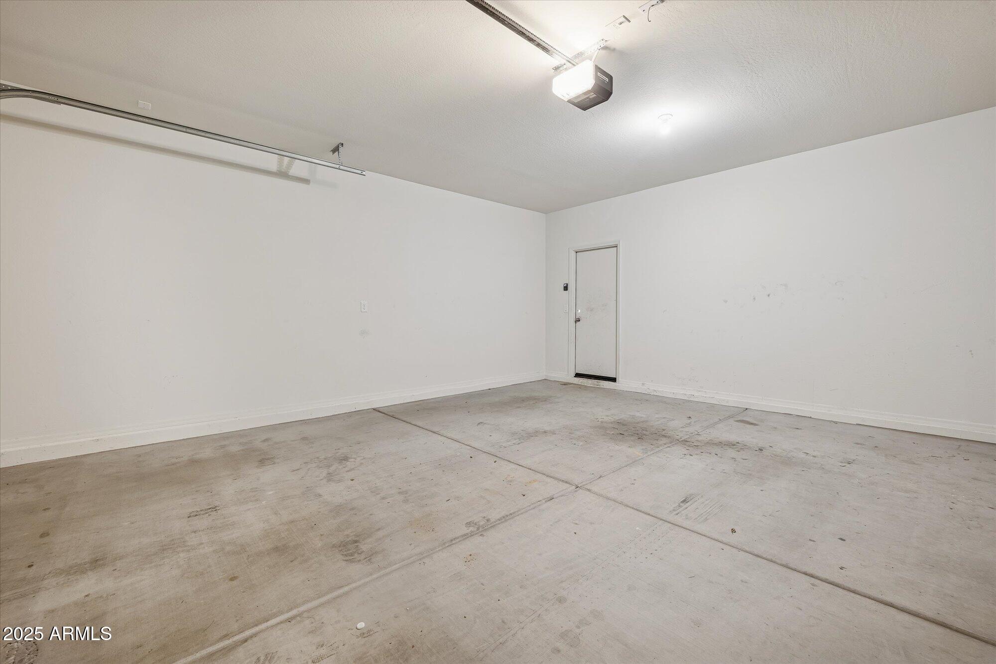 10833 West Chipman Road Tolleson, AZ 85353 - Photo 5 of 27 04-P1130402