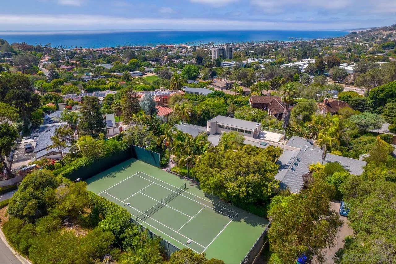 2626 Hidden Valley Road La Jolla, CA 92037 - Photo 2 of 54