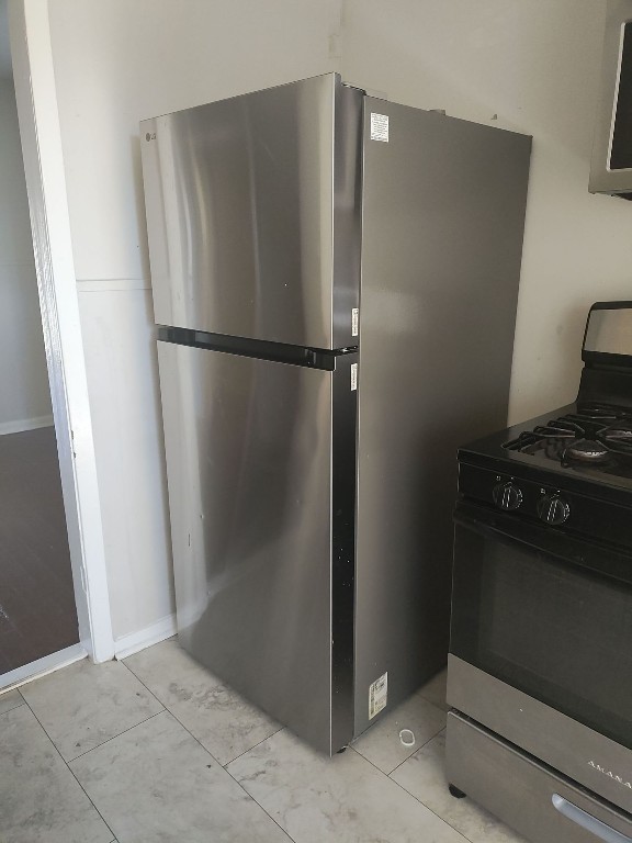 2721 Napoleon Street Houston, TX 77004 - Photo 7 of 19 a view of a refrigerator in kitchen
