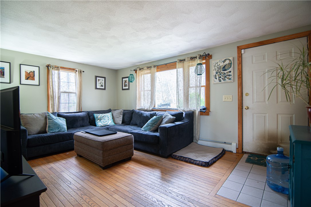 59 Williams Road Smithfield, RI 02917 - Photo 5 of 26