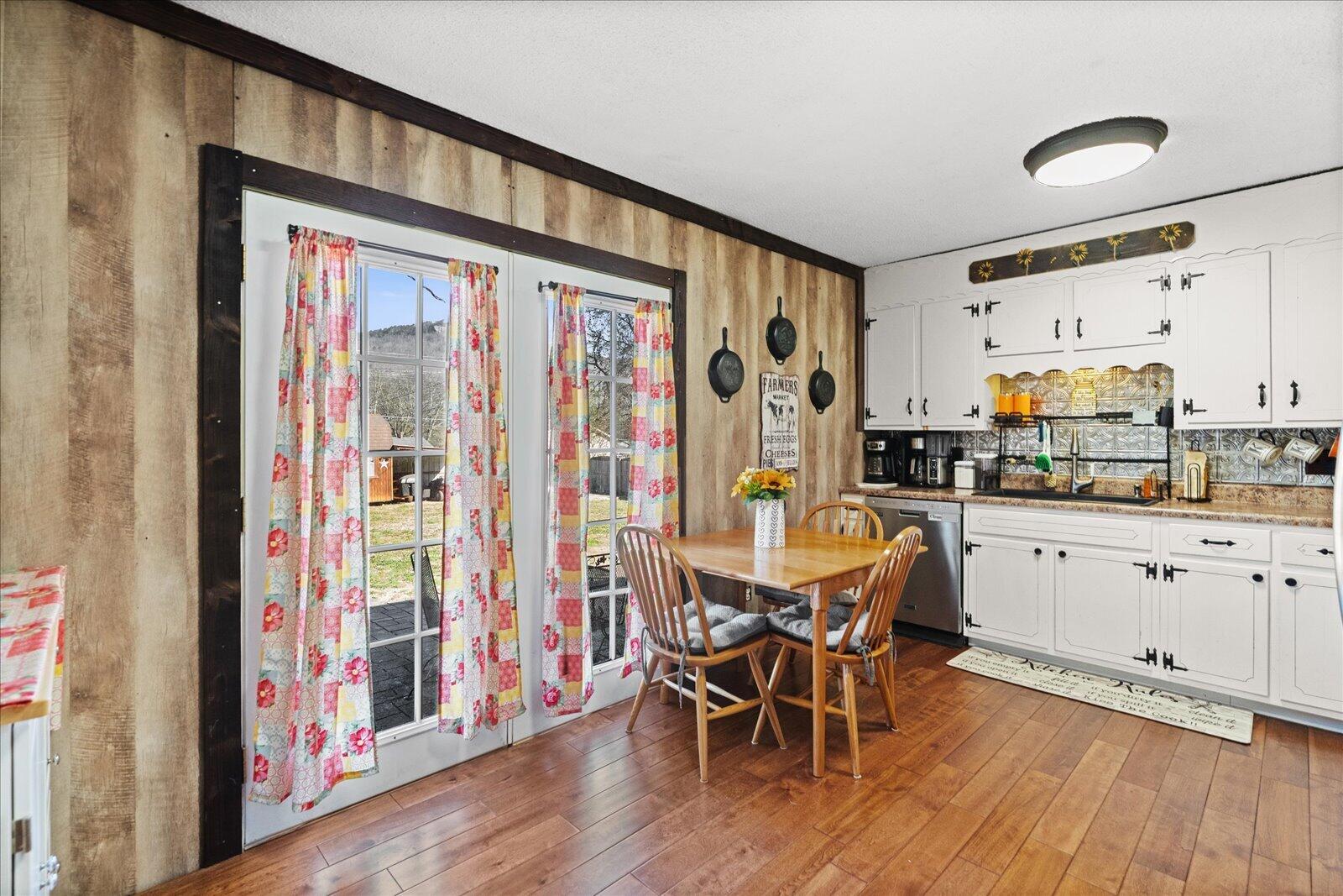 910 Hickory Street Jasper, TN 37347 - Photo 6 of 25 07-910 Hickory St-7