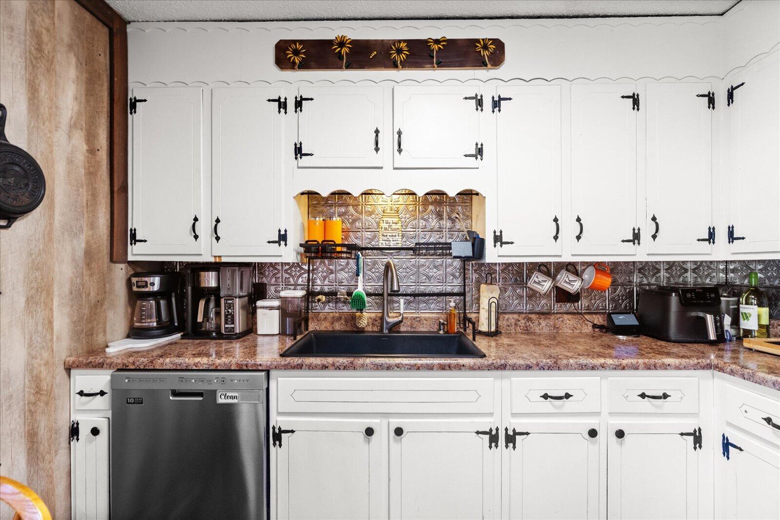 910 Hickory Street Jasper, TN 37347 - Photo 8 of 25 09-910 Hickory St-9