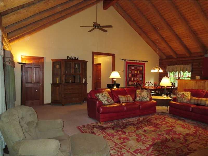 332 Bonniebrook Road Butler, PA 16002 - Photo 4 of 25 Family Room.