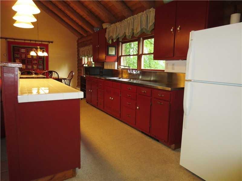 332 Bonniebrook Road Butler, PA 16002 - Photo 7 of 25 Kitchen. Lots of counter space