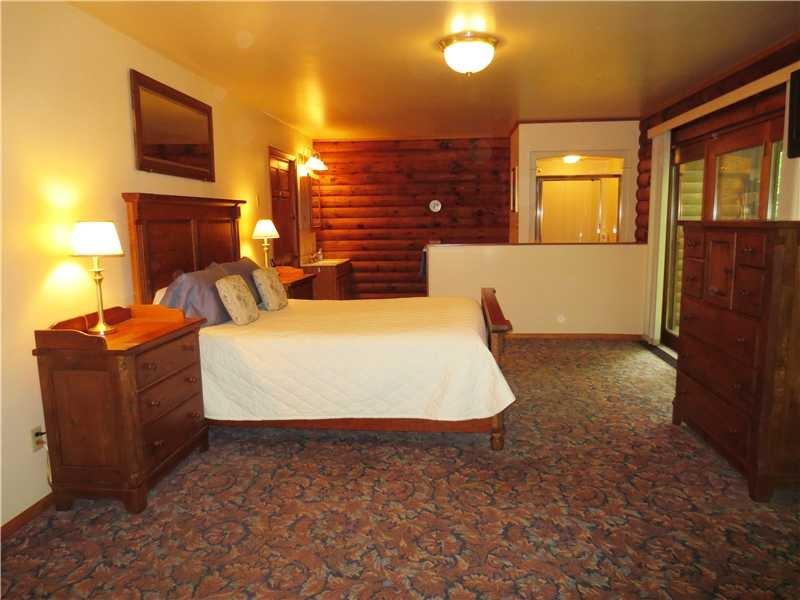 332 Bonniebrook Road Butler, PA 16002 - Photo 10 of 25 Master Bedroom/Bath/Spa. Full bath and walk in closet