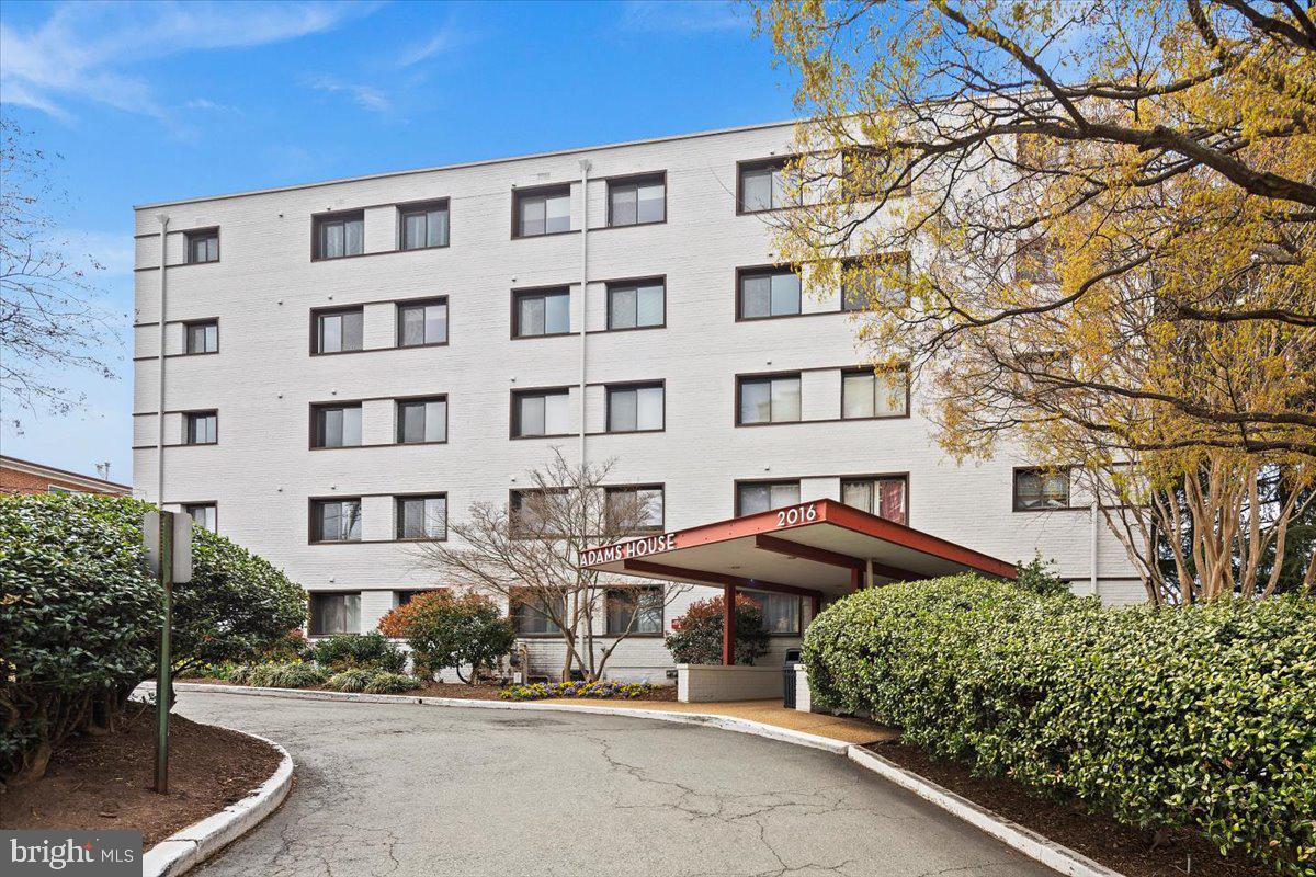 2016 North Adams Street, Unit 701 Arlington, VA 22201 - Photo 2 of 32 a front view of a building with street view
