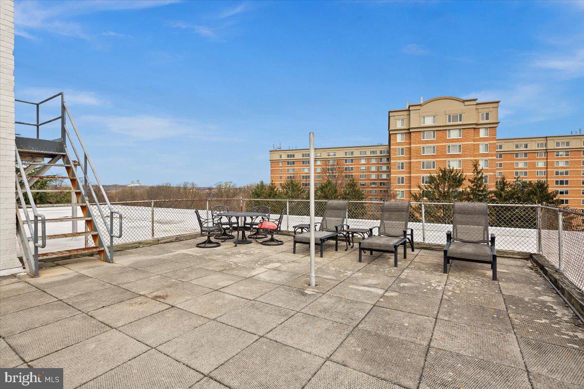 2016 North Adams Street, Unit 701 Arlington, VA 22201 - Photo 25 of 32 a view of outdoor space with seating area