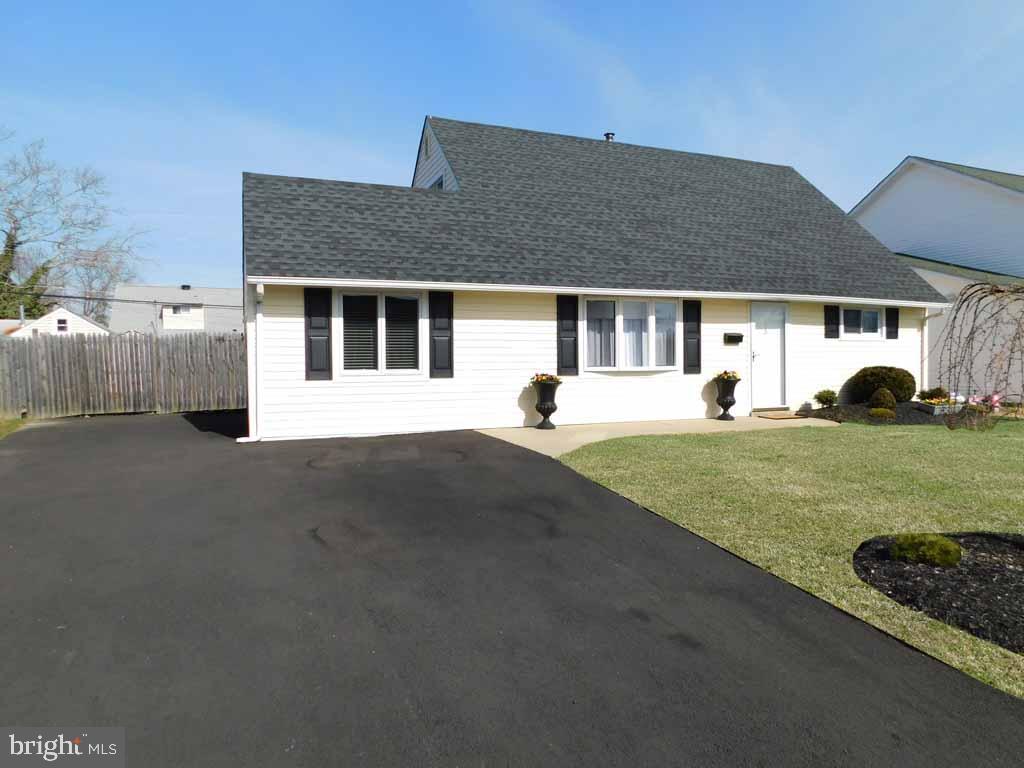 23 Island Road Levittown, PA 19057 - Photo 2 of 23 New Enlarged Driveway