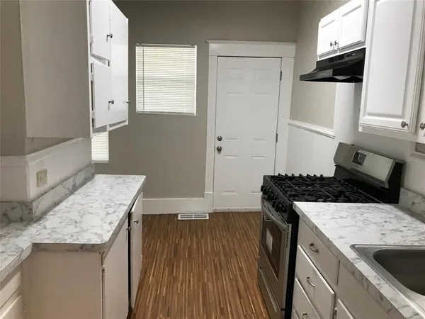 $1,350 | 1118 North Zang Boulevard, Unit 101, Dallas, TX 75203