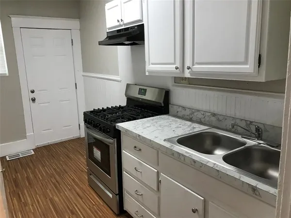 $1,350 | 1118 North Zang Boulevard, Unit 101, Dallas, TX 75203