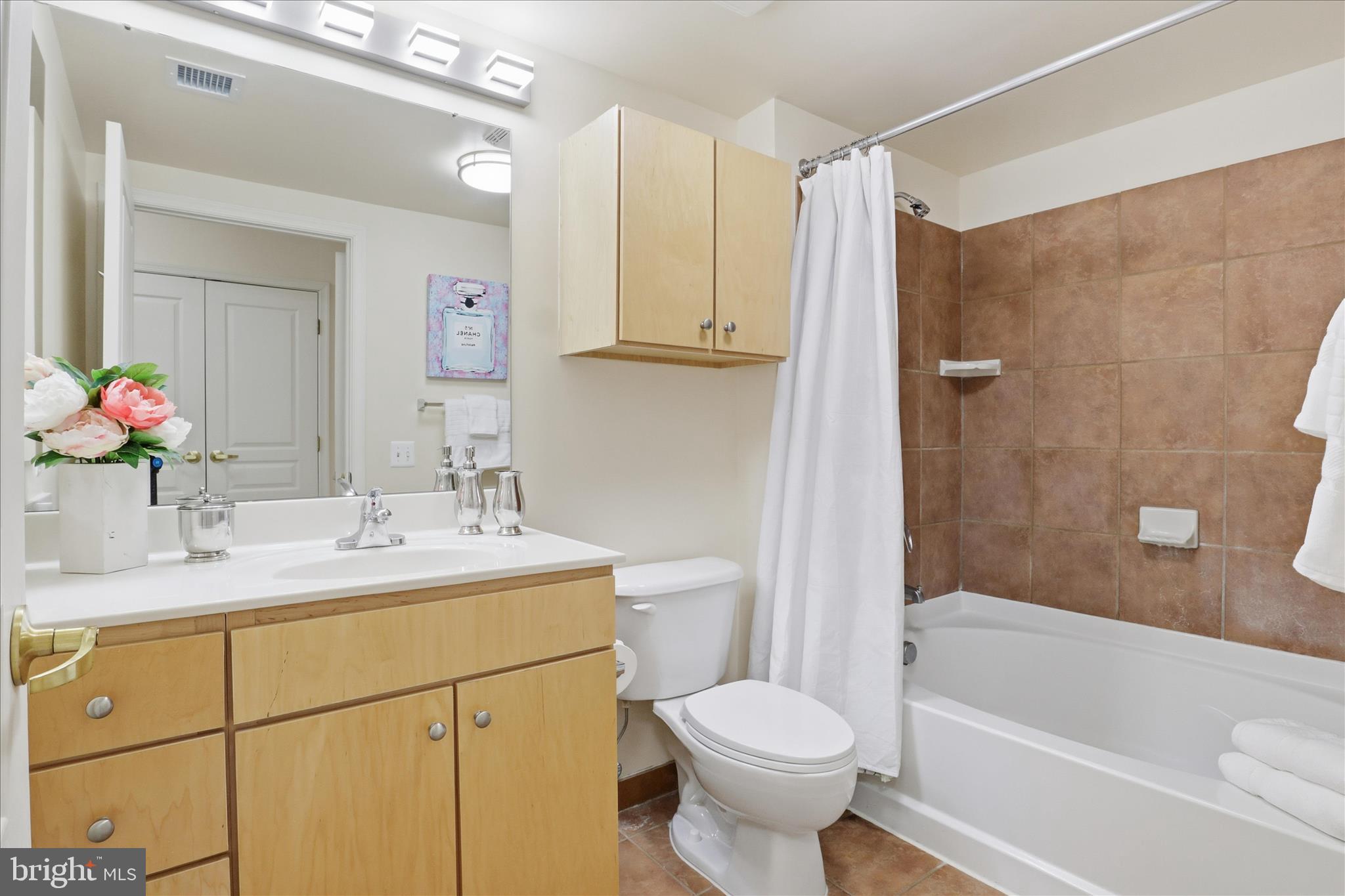 616 E Street Northwest, Unit 853 Washington, DC 20004 - Photo 23 of 44 Second Bathroom