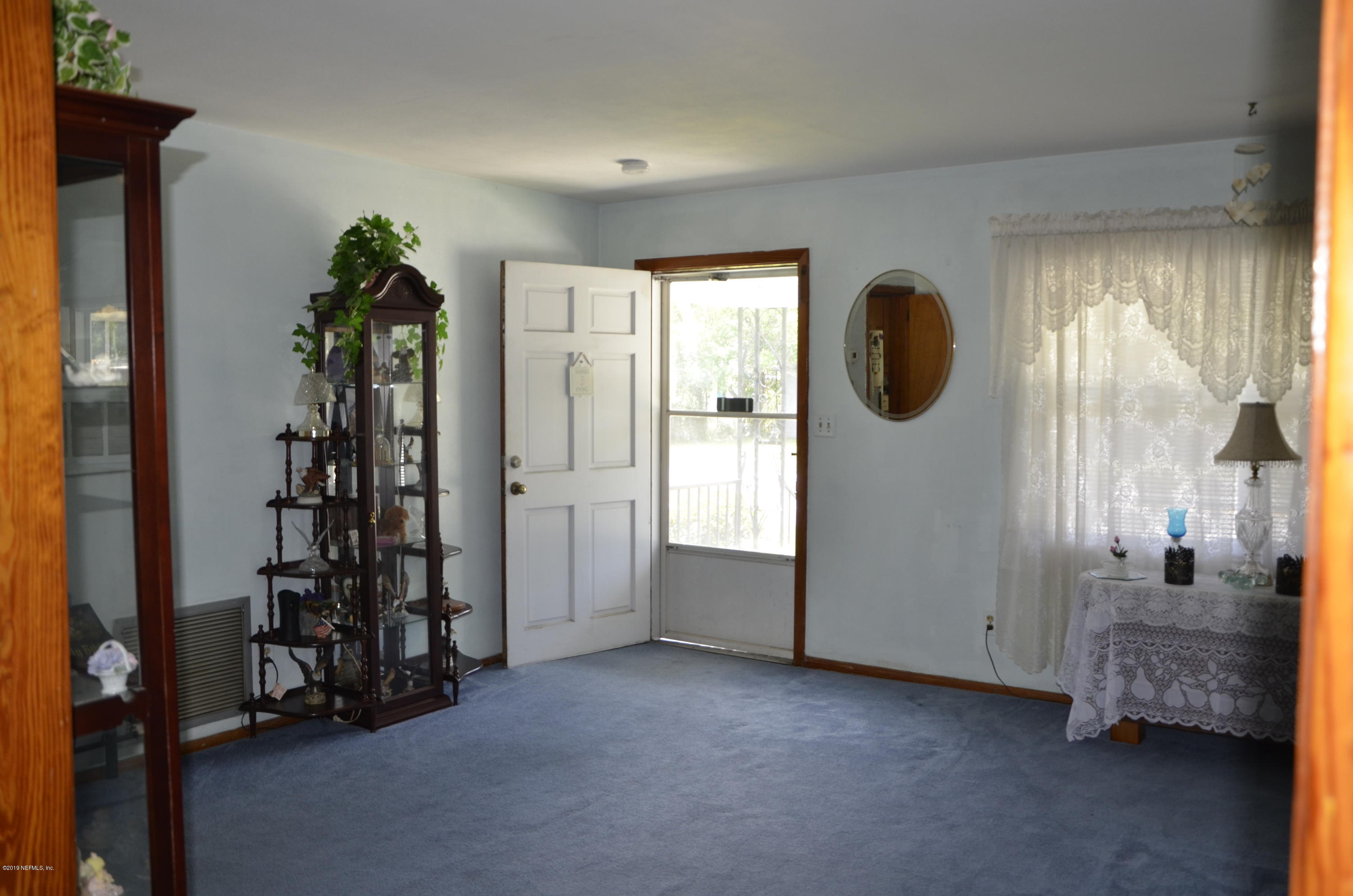 4411 Jammes Road Jacksonville, FL 32210 - Photo 19 of 37 livingroom