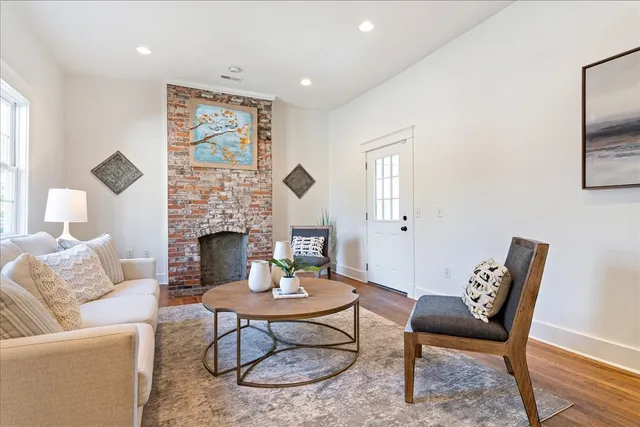 $3,200 | 1411 10th Avenue North, Nashville, TN 37208