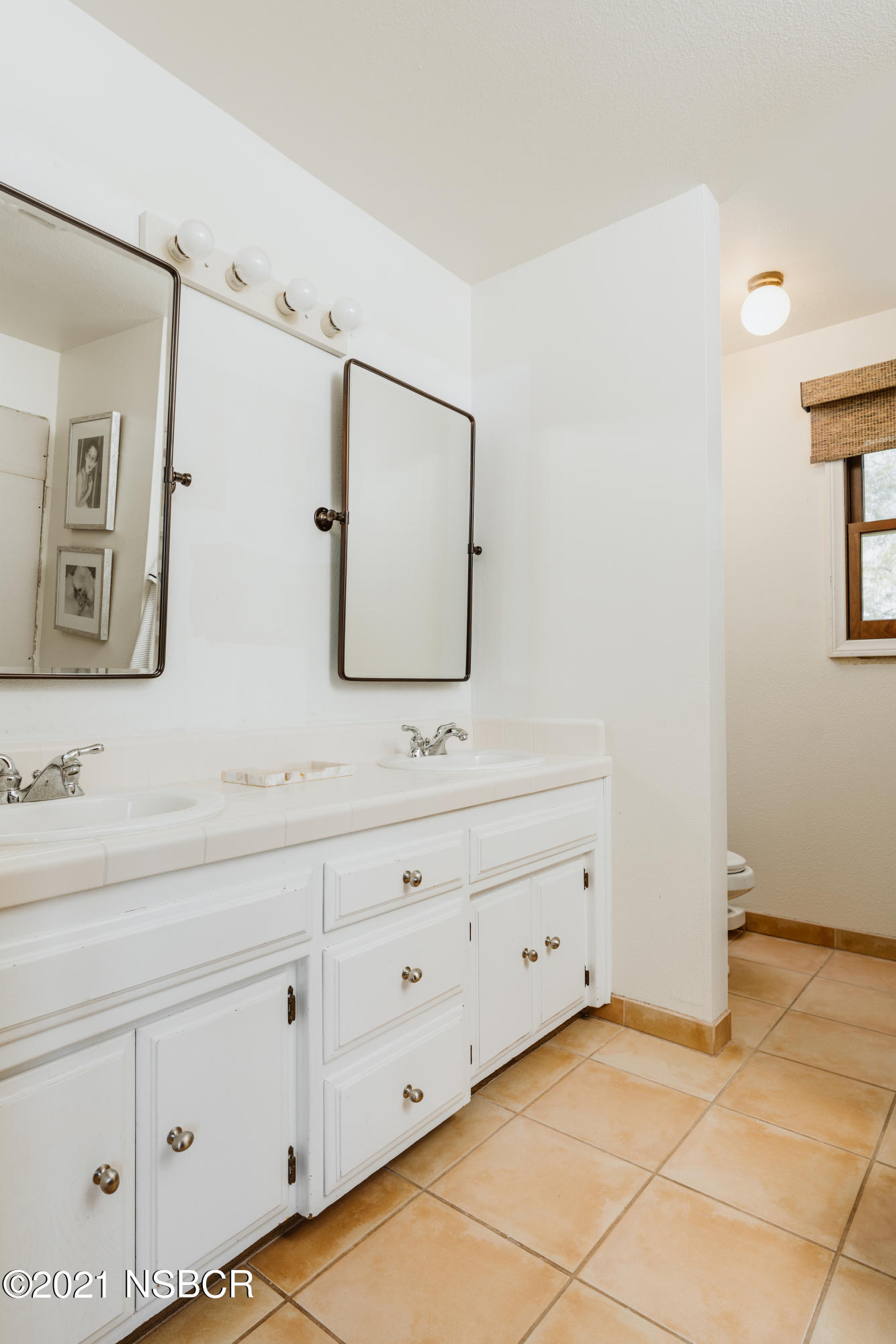 2968 Canada Este Road Santa Ynez, CA 93460 - Photo 18 of 37 2nd Bedroom's En Suite Bathroom