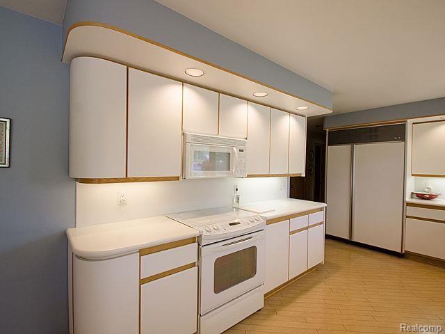 6435 Apple Orchard Lane Rochester Hills, MI 48306 - Photo 45 of 77