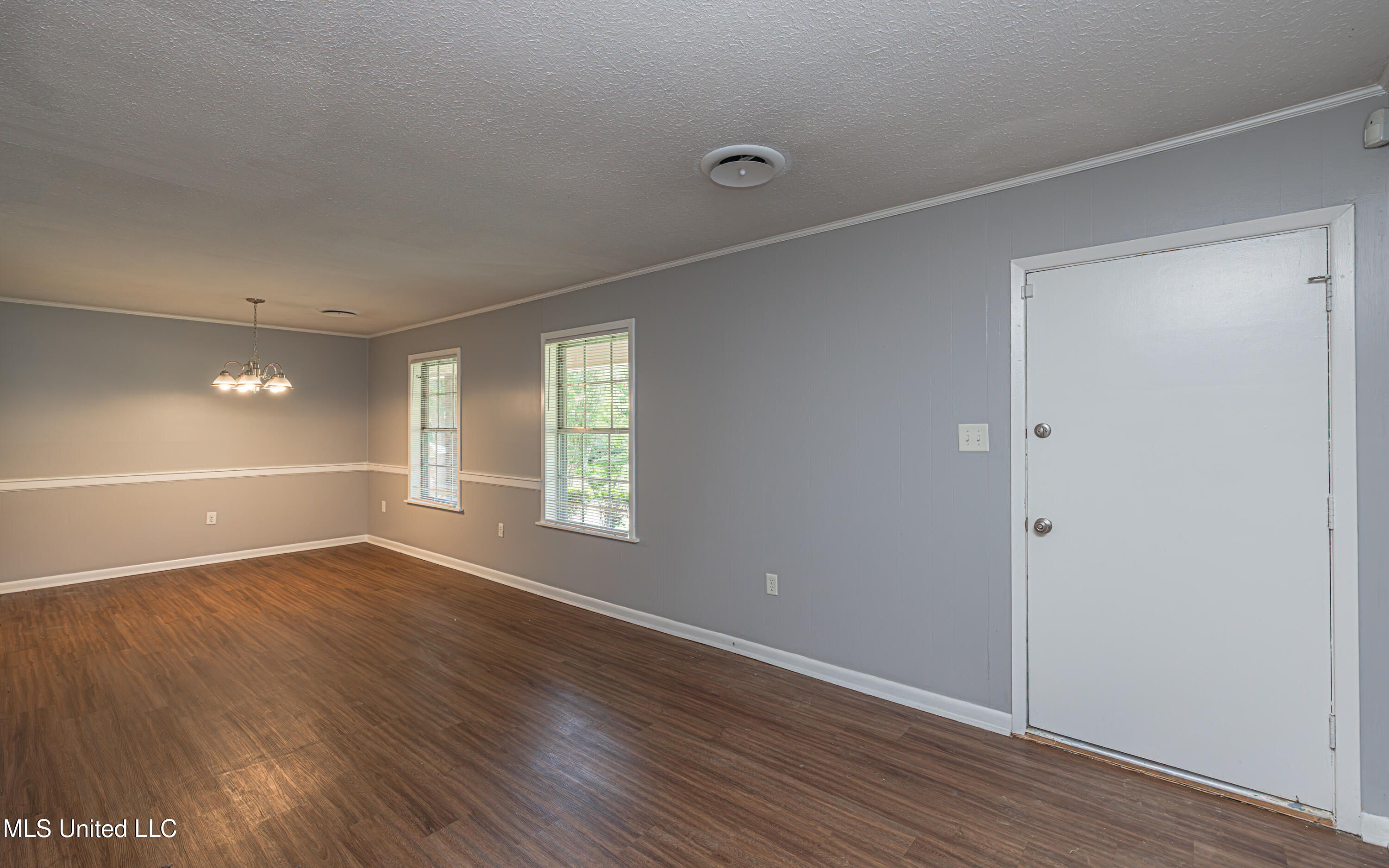 809 Normandy Drive Clinton, MS 39056 - Photo 14 of 38 1R4A1601