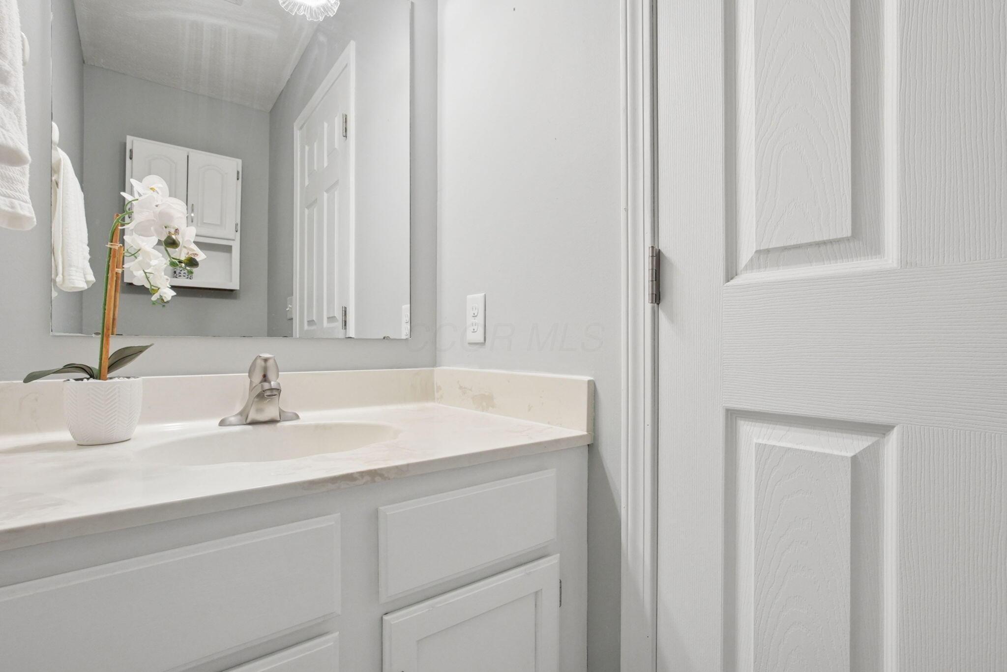 596 Ridenour Road Columbus, OH 43230 - Photo 24 of 54 24-web-or-mls-596-ridenour-rd