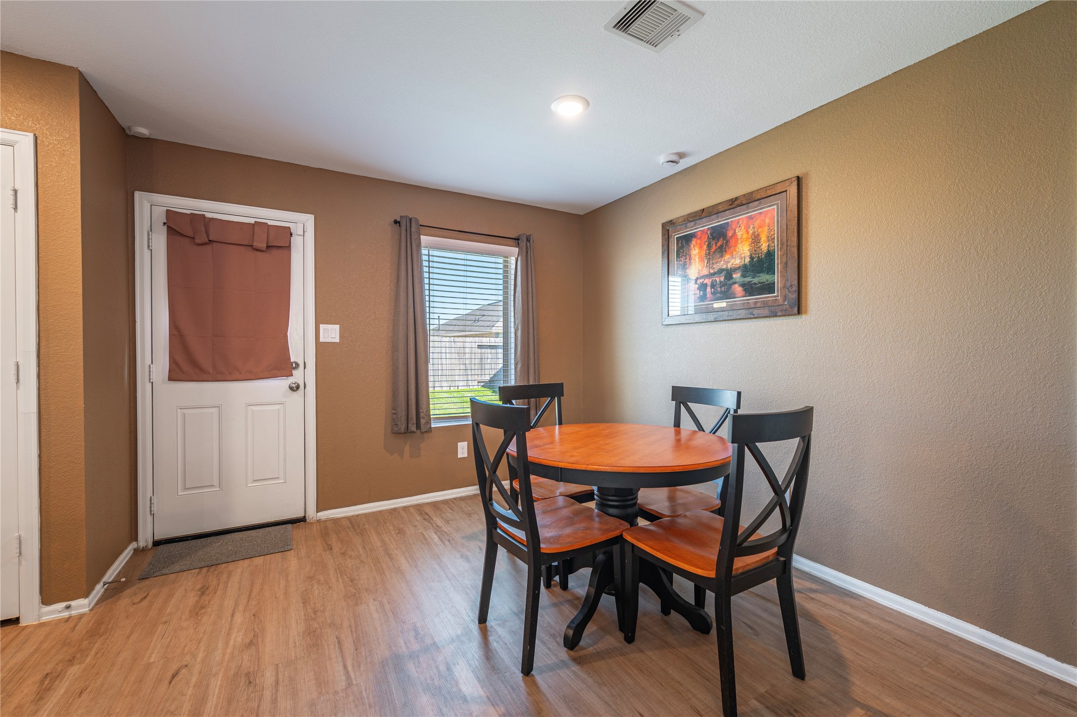 269 Bennett Street Angleton, TX 77515 - Photo 6 of 27
