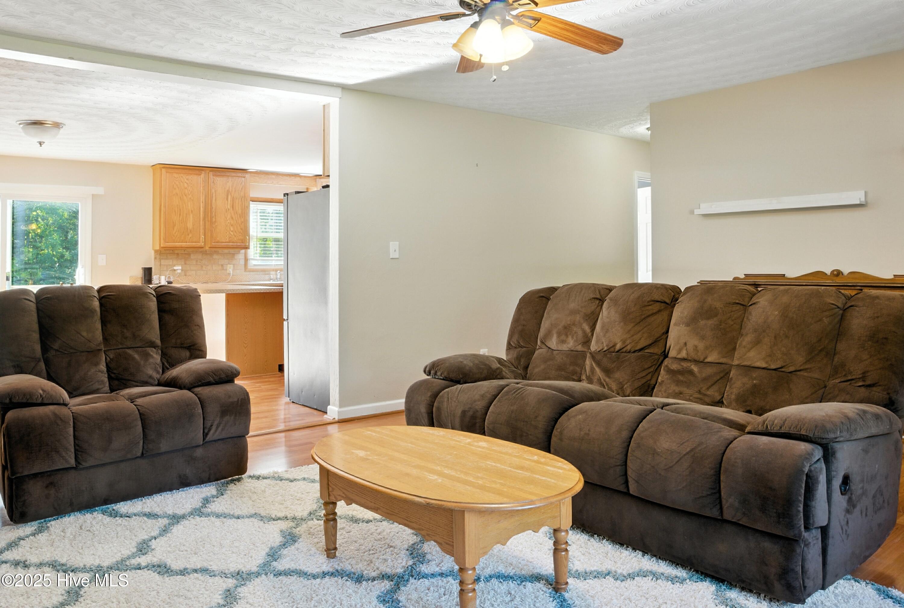 130 Rowland Creek Road Moyock, NC 27958 - Photo 11 of 22 Spacius living room