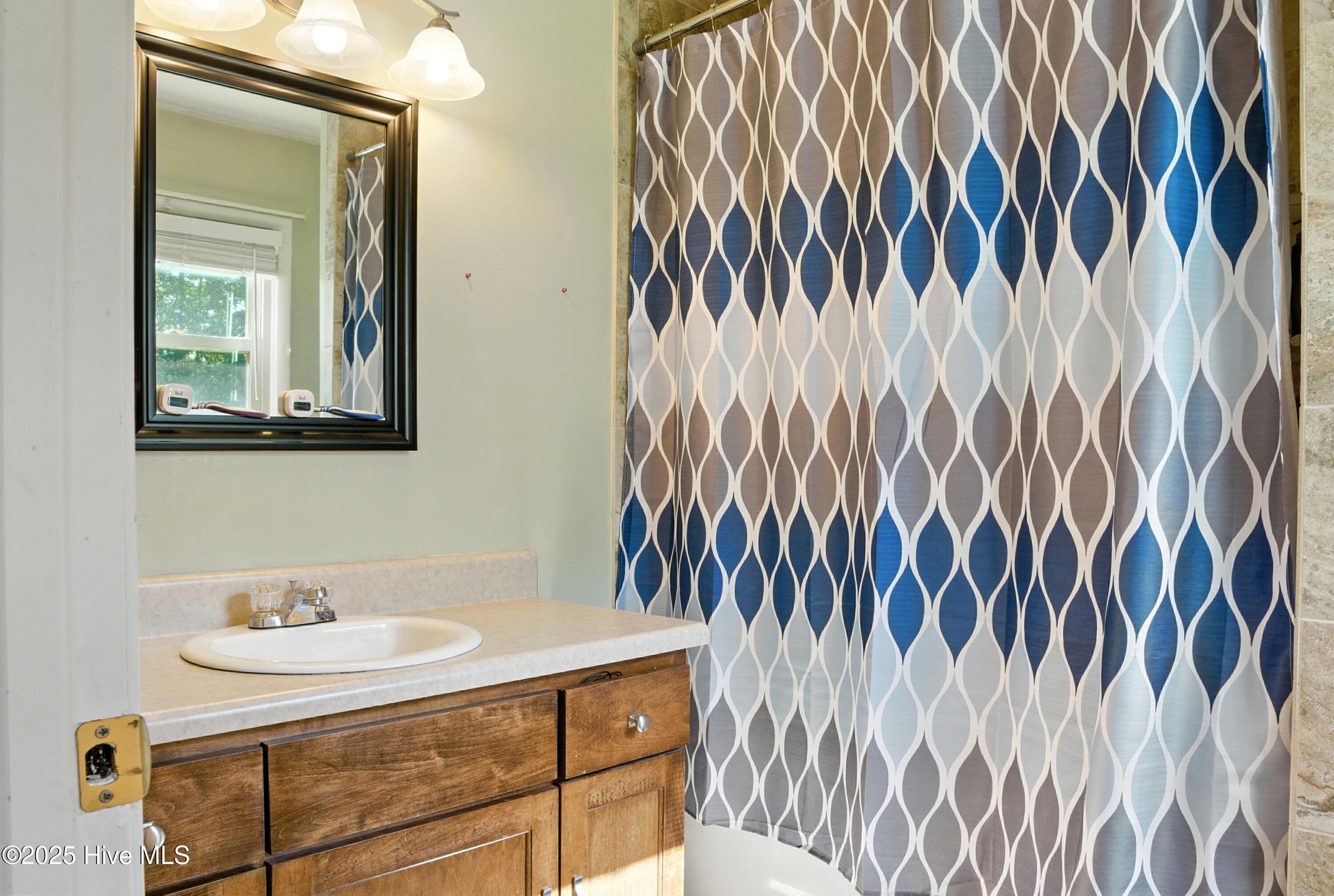 130 Rowland Creek Road Moyock, NC 27958 - Photo 15 of 22 Primary bathroom