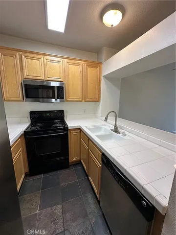 $530,000 | 20191 Cape Coral Lane, Unit 214, Huntington Beach, CA 92646