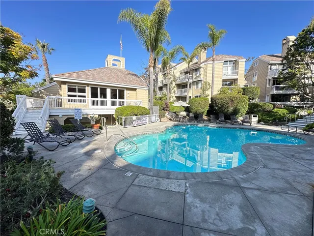 $530,000 | 20191 Cape Coral Lane, Unit 214, Huntington Beach, CA 92646