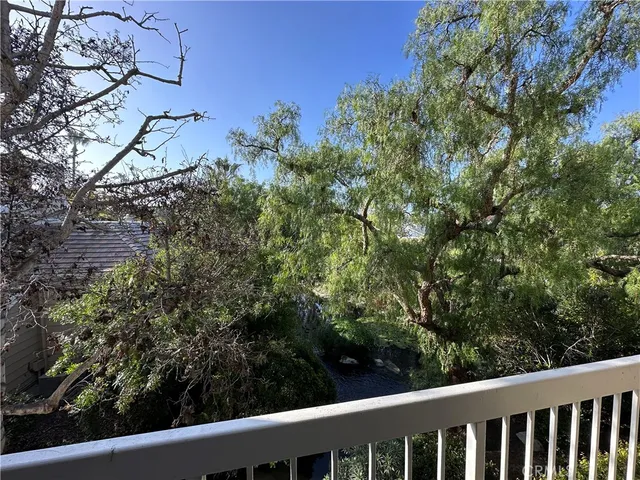 $530,000 | 20191 Cape Coral Lane, Unit 214, Huntington Beach, CA 92646