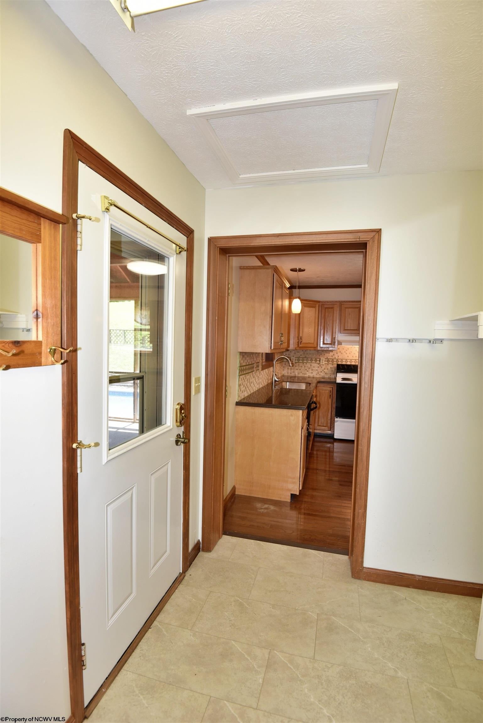 5984 Green Valley Road Bridgeport, WV 26330 - Photo 10 of 40 Gallery Image 10