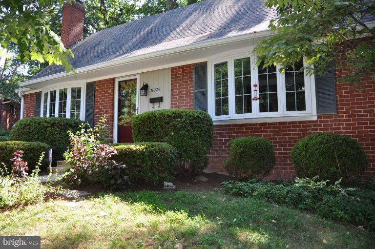 8926 Victoria Road Springfield, VA 22151 - Photo 22 of 22 Exterior (Front)