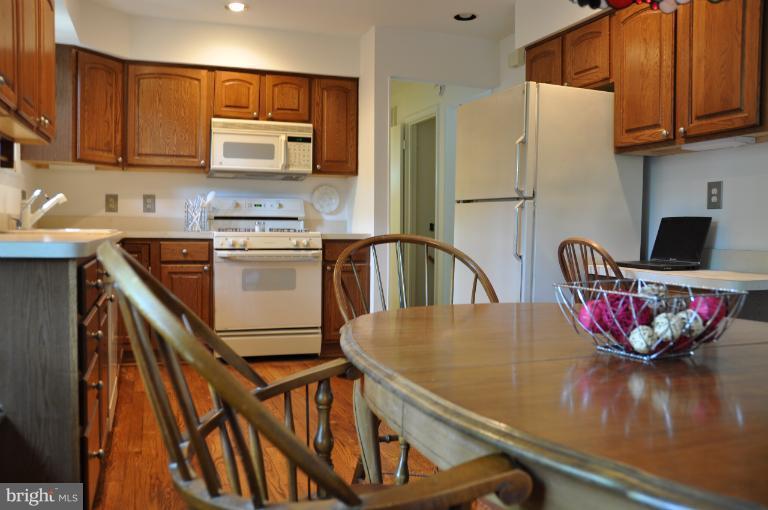 8926 Victoria Road Springfield, VA 22151 - Photo 9 of 22 Kitchen